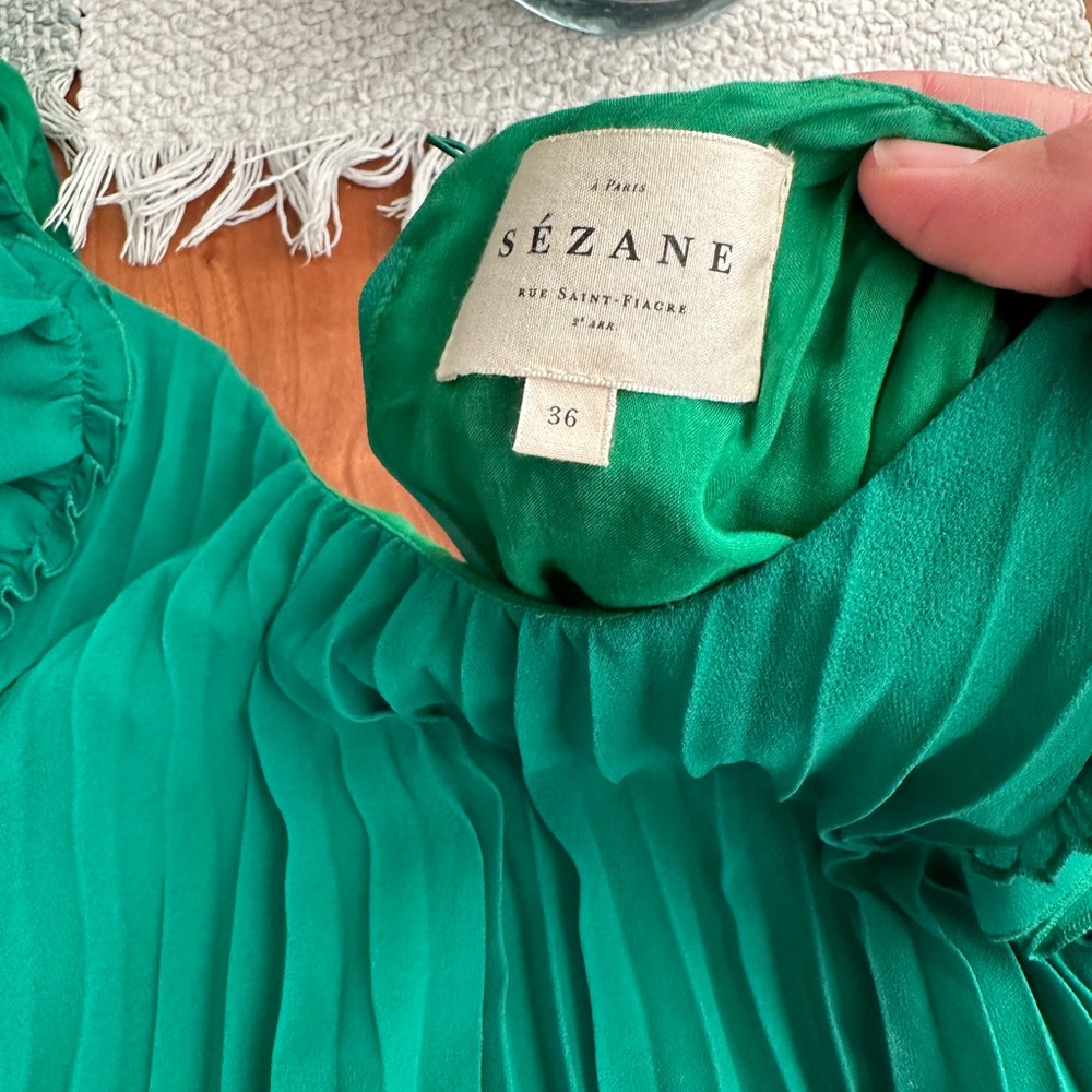 Sézane accordion pleat top